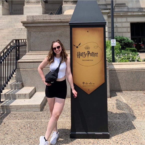 Meet your Posher, Andrea - Picture 2 of 3